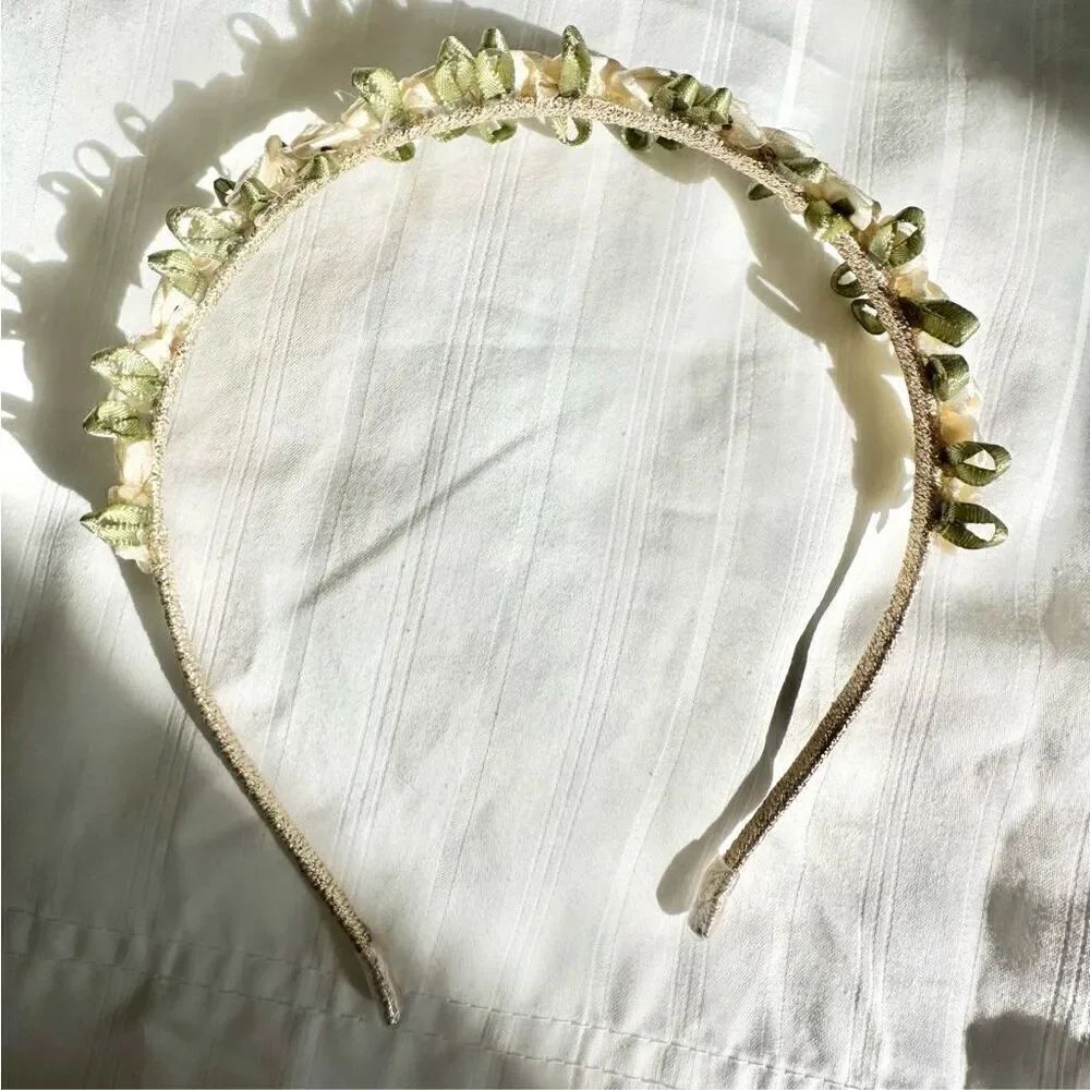 Off white rose bud ribbon headband